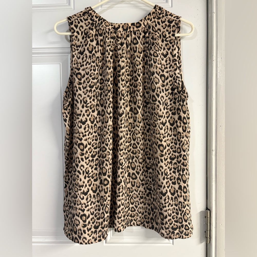 LOFT Animal Print Sleeveless Blouse✨